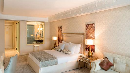 Otellərdə yataq dəstləri və dəsmallar