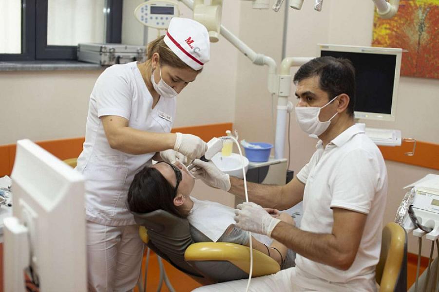 Stomatoloji klinikalarda yoxlama aparılıb: