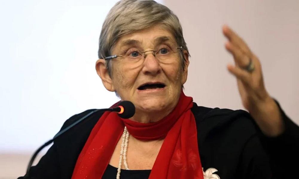Canan Karatay: "Beyinlərimiz işləməsin deyə illərlə bunu bizə