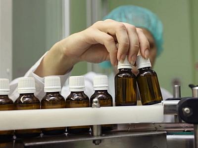 15 nəfərin ölümünə səbəb olan spirtin apteklərdə satılması məsələsinə