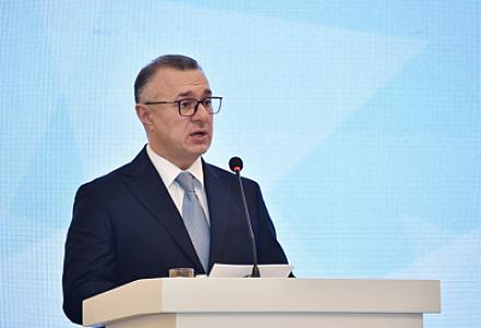 Nazir: Plastik cərrahiyyə ilə məşğul olmağa icazəsi olan mütəxəssislərin