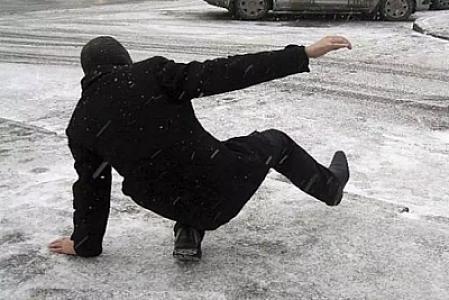 Qarlı havada xəsarət alanların sayı