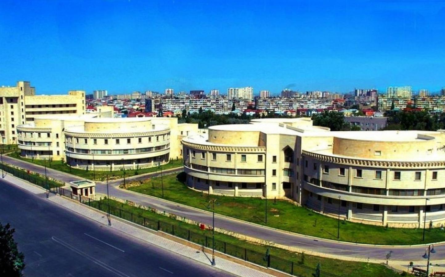 Azərbaycanda ilk dəfə "toyuq korluğu" xəstəliyinin qarşısını alan əməliyyat icra olunub