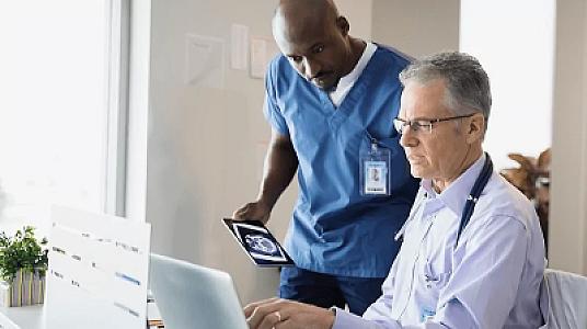 “Microsoft” həkimlər üçün süni intellekt köməkçisini