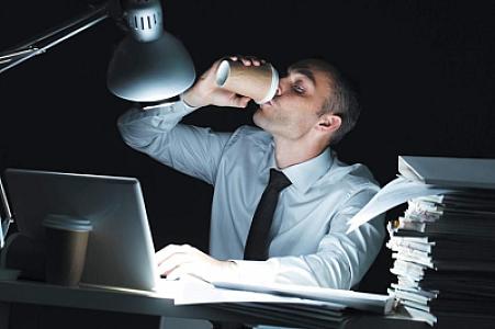 Gecə işləyənlərə ciddi sağlamlıq problemləri XƏBƏRDARLIĞI