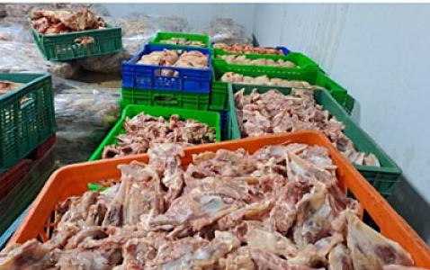 Bakının bu ərazisində MAL əti adıyla AT ətindən dönər