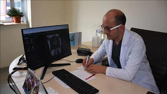 Quru öskürək şikayəti ilə həkimə getdi: