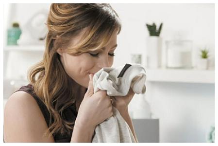 Tibb bacısı ərindən gələn qoxuya görə onun