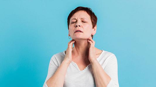 Soyuqdəymədən sonra boğaz ağrısı ilə