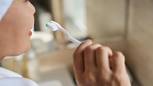 Miqrenlə diş fırçalamaq arasında əlaqə var?