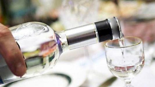 Araq adamın beynində