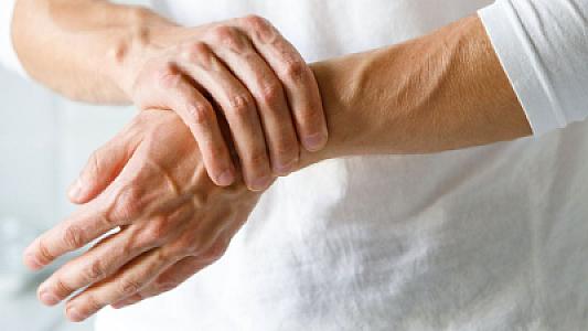 Barmaqların uyuşmasına laqeyd yanaşmayın!