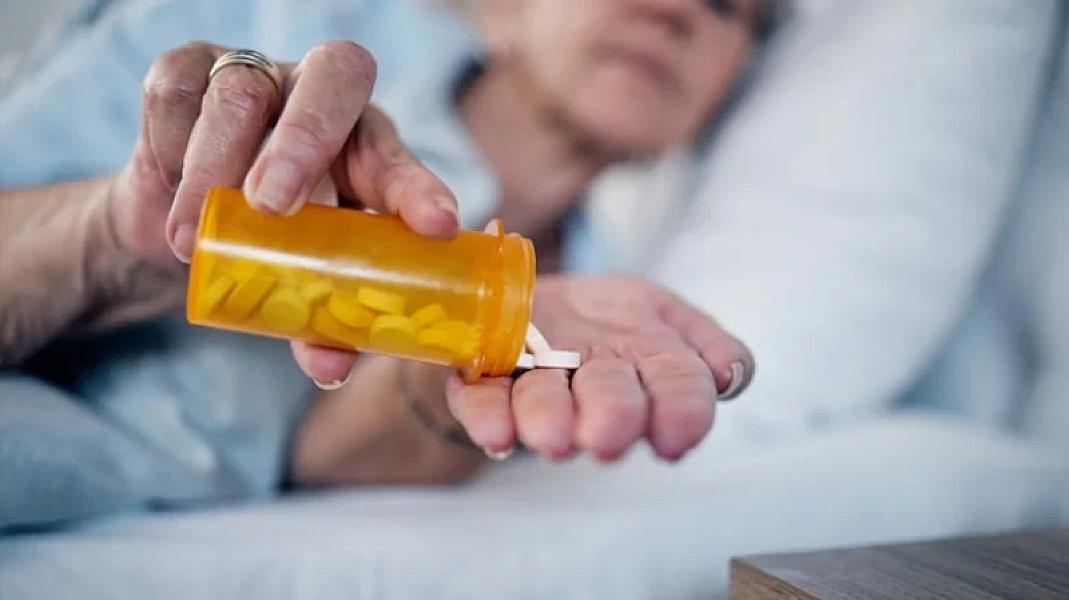 Gecələr içdiyiniz bu dərman Alzheimerə qarşı
