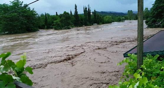 Azərbaycanda güclü sel -