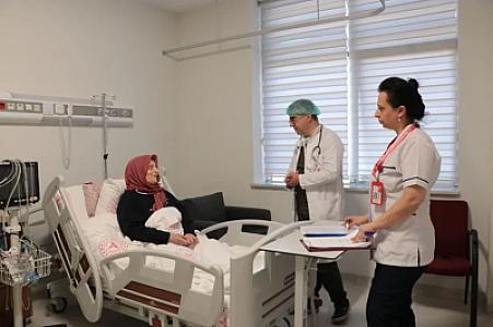 Döş xərçənginə qalib gəldi, ürək əməliyyatı keçirdi: