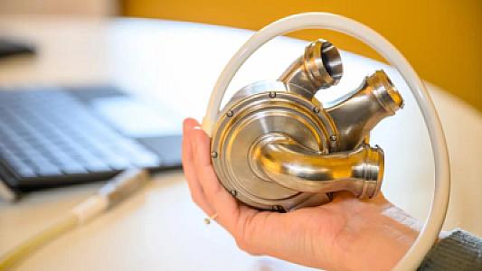 Avstraliyalı kişi süni titan ürək ilə 100 gün