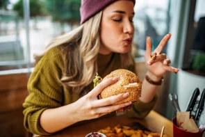 Çips, burger, qazlı içki arıqlamağa maneə deyil,